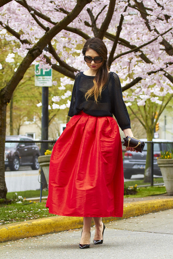 When Black Meets Red! - Aurela - Fashionista