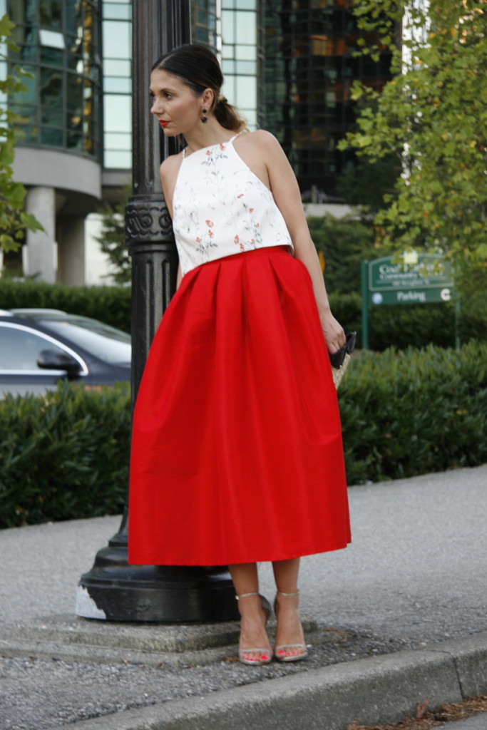 Red-Skirt Effect ! - Aurela - Fashionista