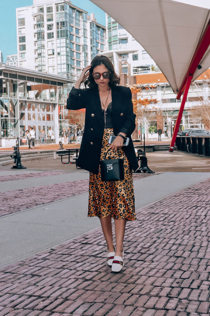Three different ways to wear a leopard skirt - Aurela - Fashionista